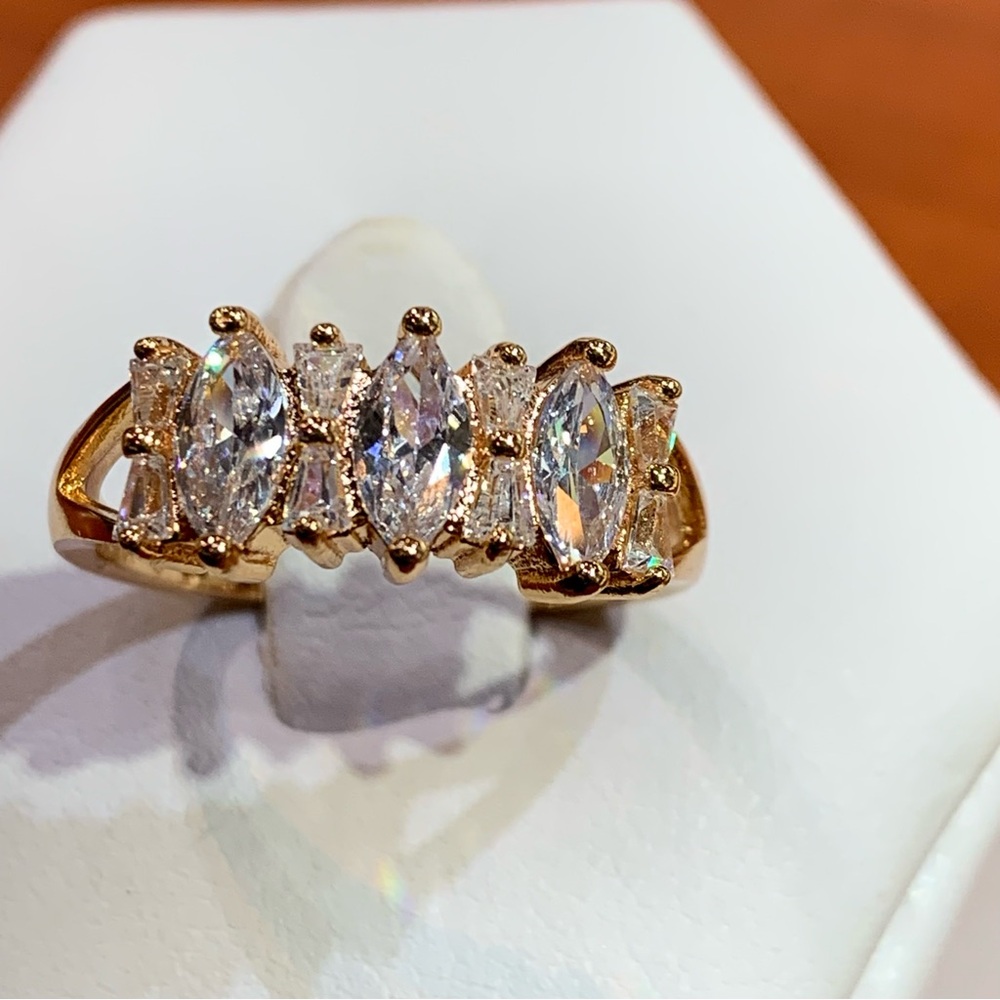 18k yellow gold-plated on base metal Marquise Cut Gemstone ring size 8 - Picture 2 of 10
